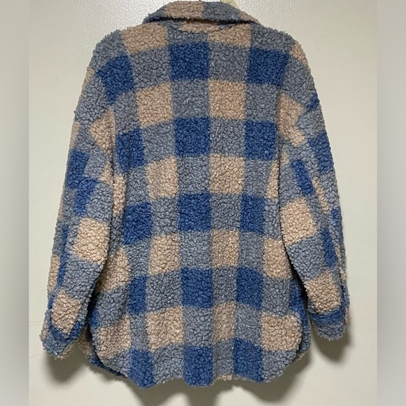 Blu Pepper Sherpa Jacket Shacket – Blue & Tan Plaid, Size L – Cozy Fall Layer - Picture 3 of 16